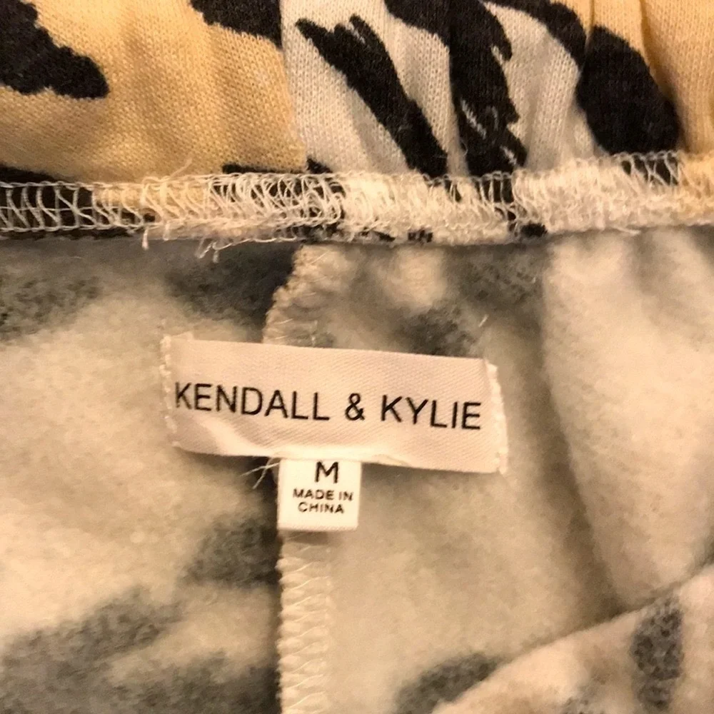 Kendall & Kylie Cheetah Print Fleeces Joggers Size M - Picture 4 of 4
